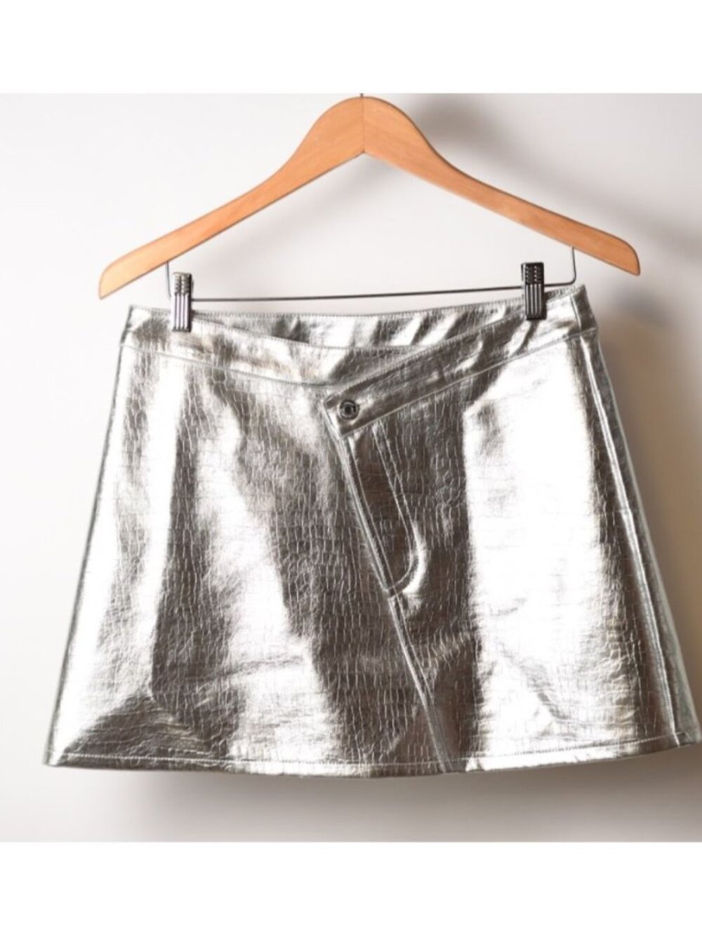 Torn by Ronny Kobo Women's Size M Metallic Silver Faux Croc Mini Skirt